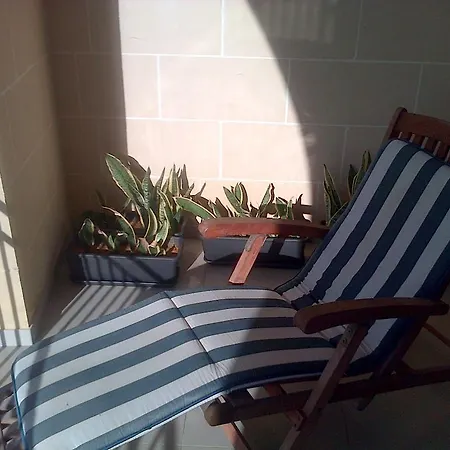 Апартаменты Fully Airconditioned With Open Views In Nadur, Gozo Надур