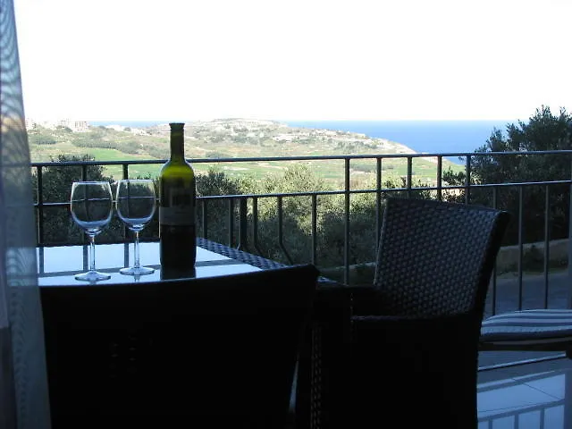Fully Airconditioned With Open Views In Nadur, Gozo Надур